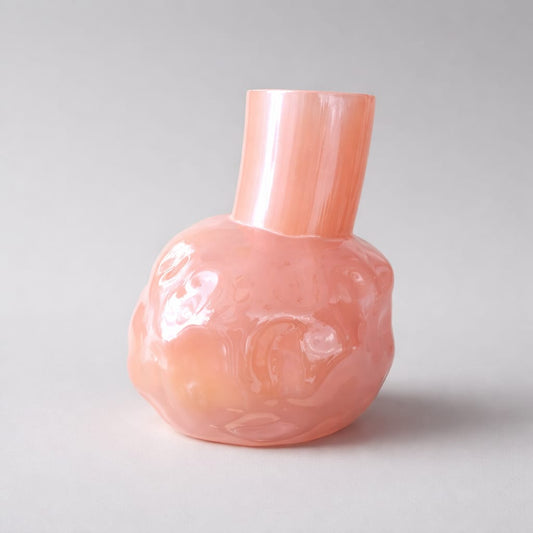Glasvase „Blush Glow“ – bauchige Designvase in Rosé Vase Das Zierwerk