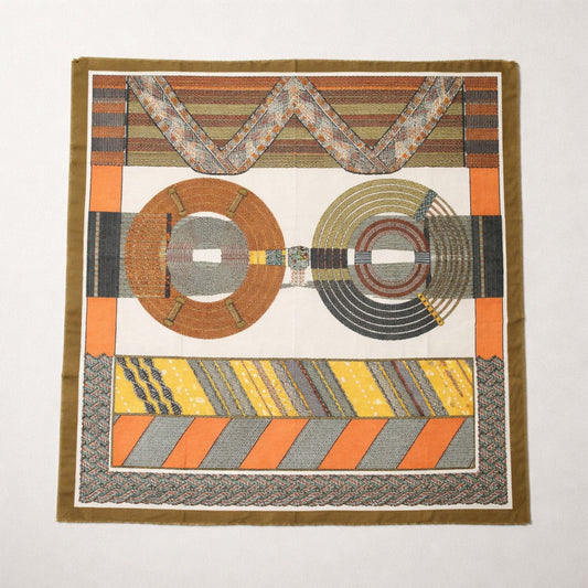 XL-Tuch aus Viskose – grafisches Retro-Design in Oliv, Orange & Gold Schal Das Zierwerk