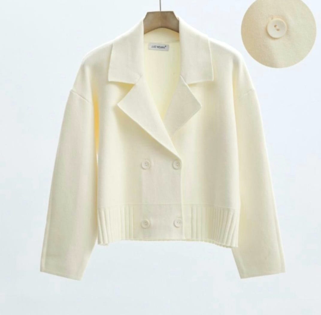 Strickjacke in Creme – Eleganz trifft Komfort