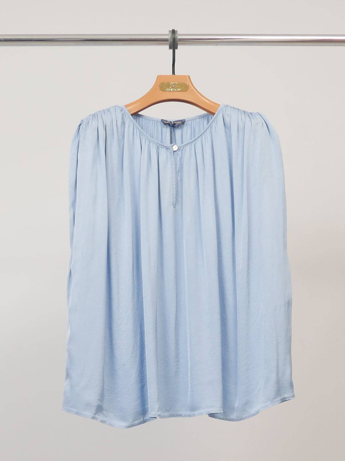 Plissiertes fließendes Top in Himmelblau – lange Ärmel, weiter Schnitt | Cécile Wang Bluse Cécile Wang