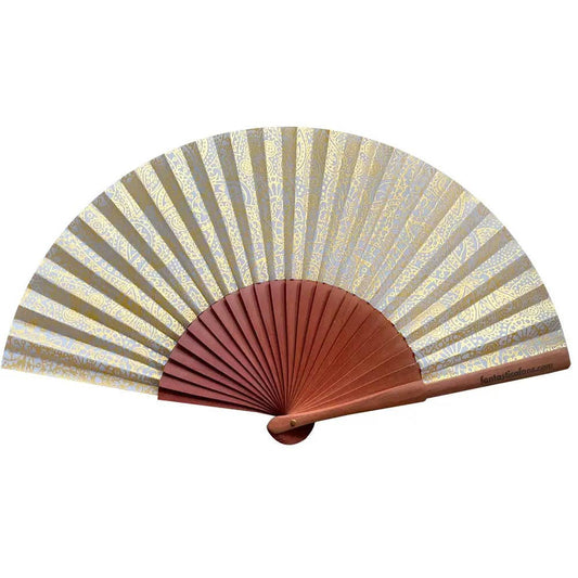 Fächer „Paisley Gold Boho“ – 23 cm, Blassgold auf Creme, dunkles Holz | Fantastico Fans Ibiza Fantastico Fans