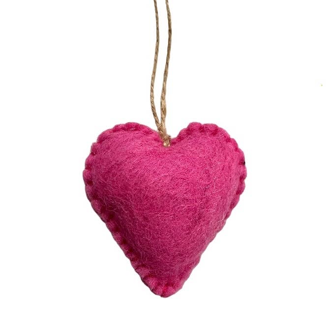 Herzanhänger Rosa – Handgefertigter Filzanhänger