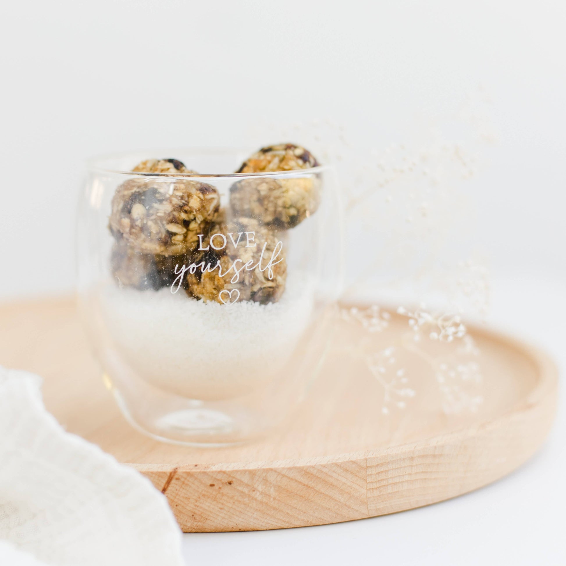 Vitamin-Mischung Kraft-Kugeln mit Kokos Bake Affair GmbH
