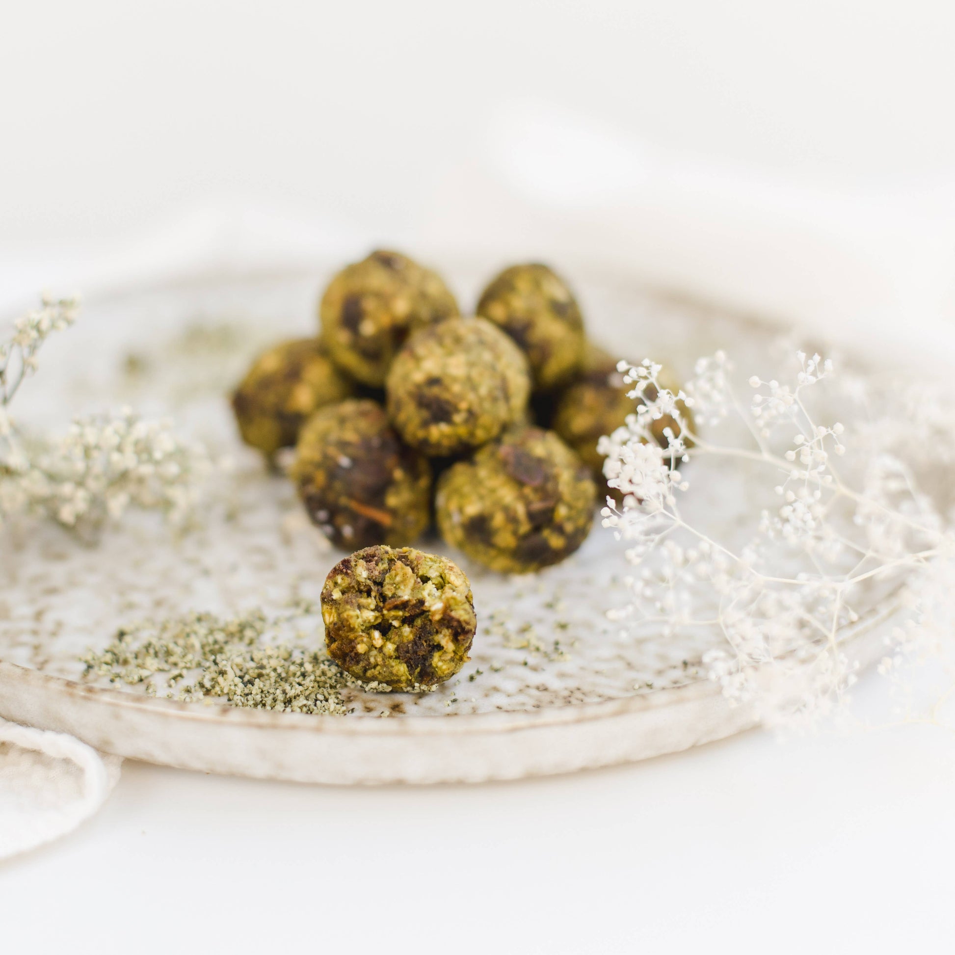 Vitamin-Mischung Power-Kugeln mit Matcha Bake Affair GmbH
