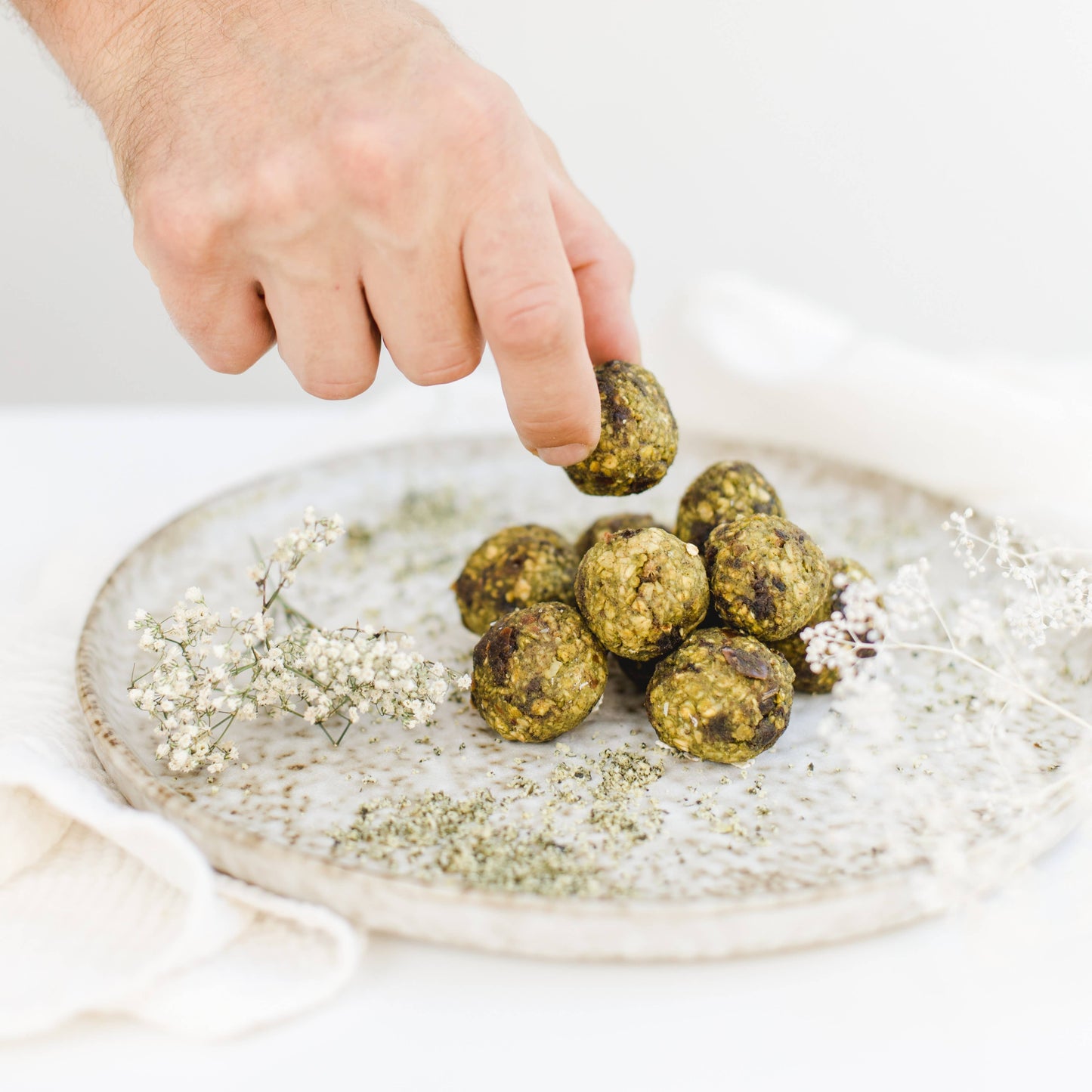 Vitamin-Mischung Power-Kugeln mit Matcha Bake Affair GmbH