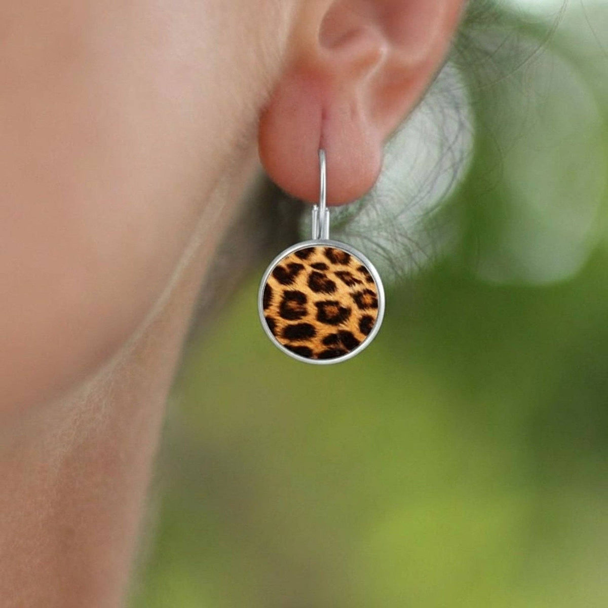 Damen-Ohrringe mit Leopardenmuster – Rund 2 cm | Silber-Braun | Karma Ohrringe Karma
