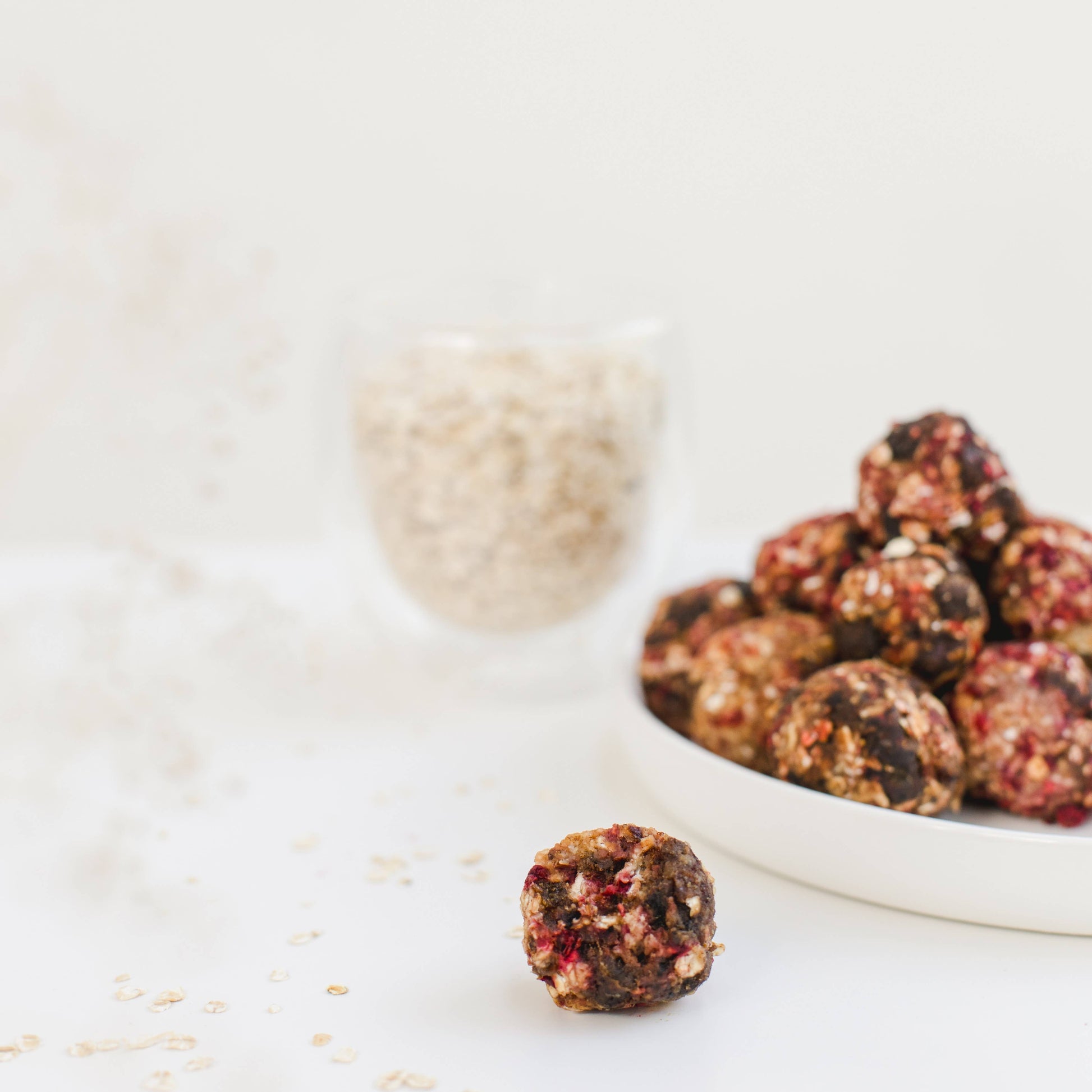 Bio-Mischung Energiekugeln Himbeere für Kinder Bake Affair GmbH