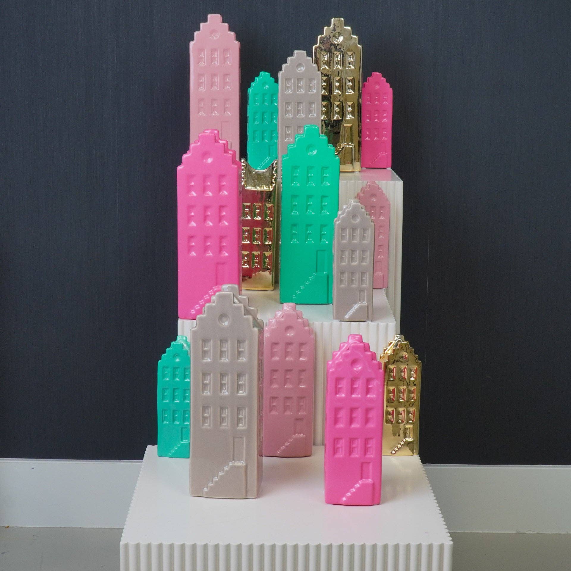 Keramikvase „Grachtenhaus“ Pink – Amsterdam Deko | Das Zierwerk Vase Housevitamin bv