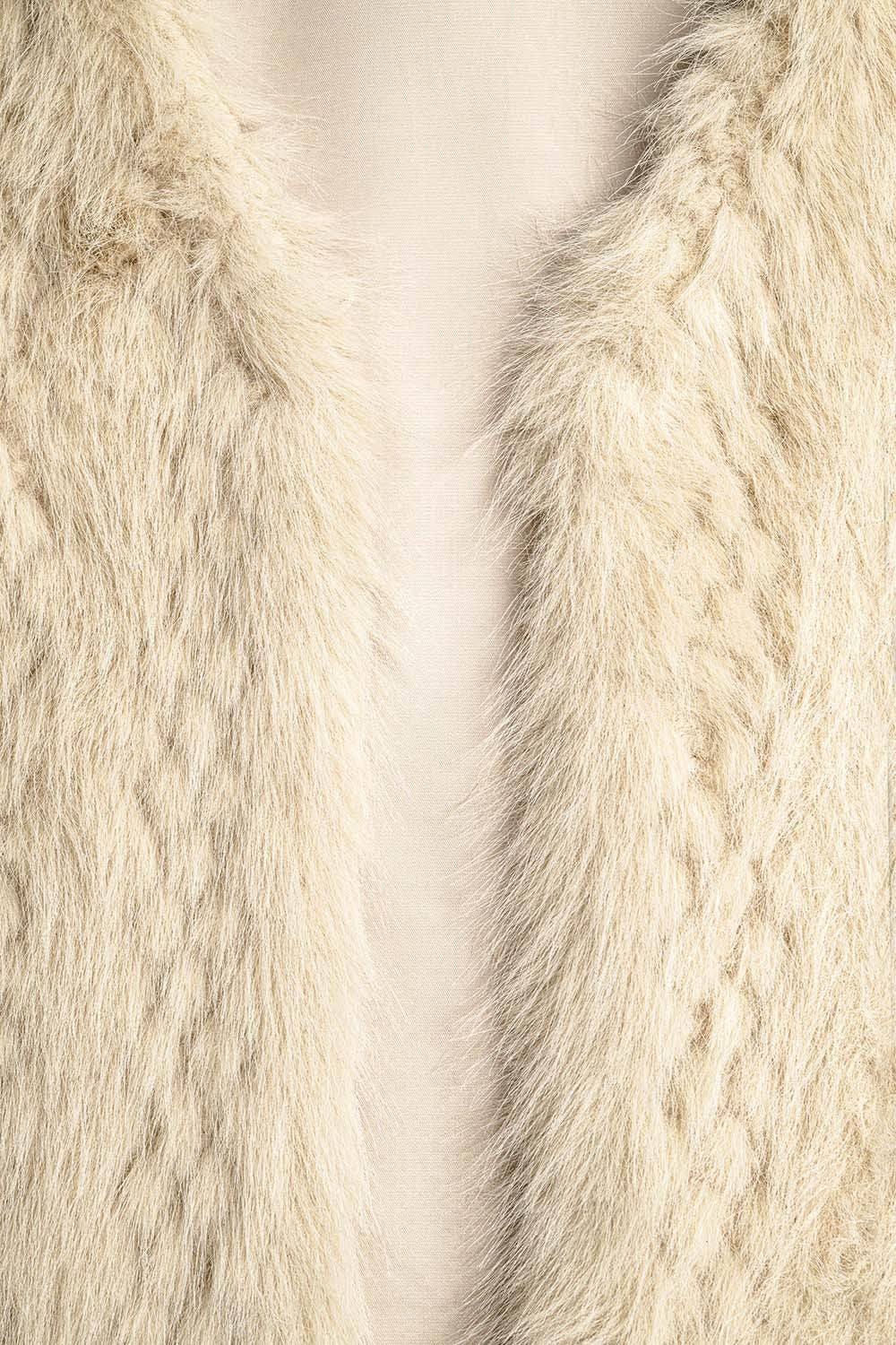 Lange Kunstpelz-Weste in Beige – luxuriös, weich & vielseitig kombinierbar
