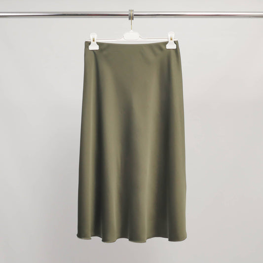 Midirock aus satinierter Viskose – Khaki