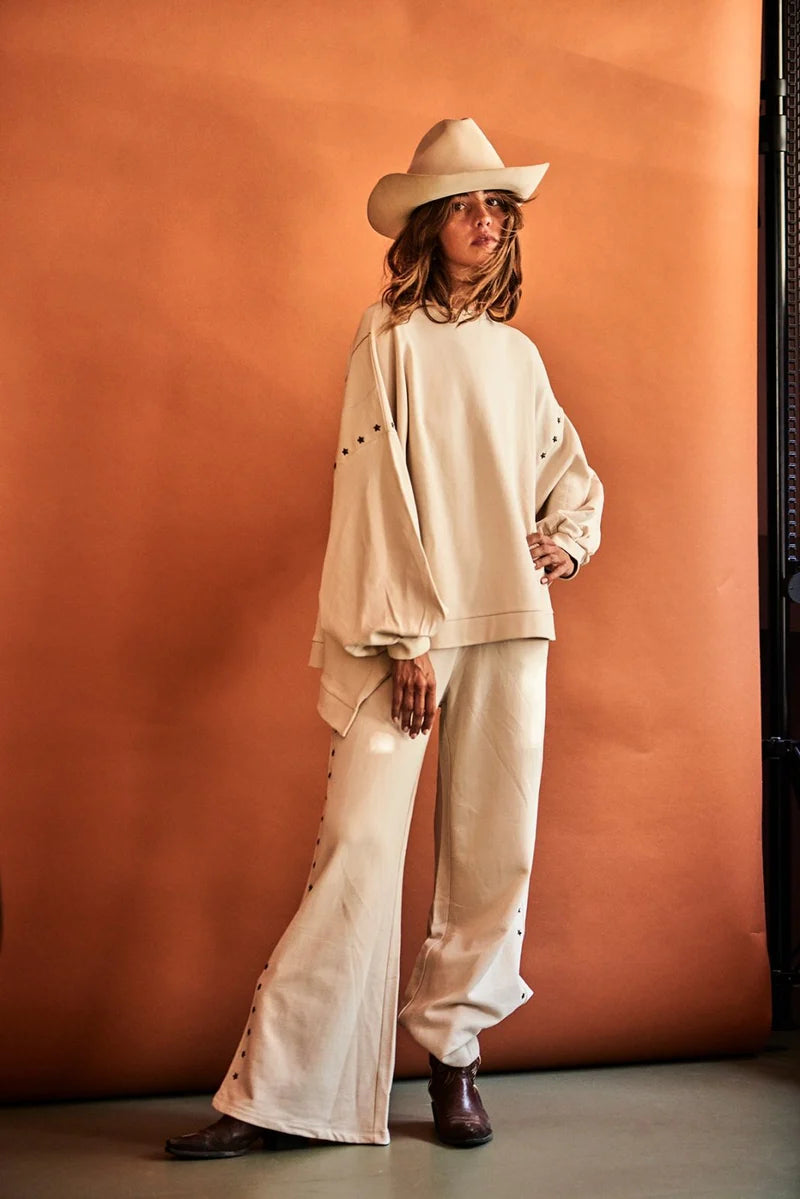 Hose „Lely“ mit seitlichen Stern-Nieten – lässig, verspielt & bequem (S) Hose Love Joy Victory