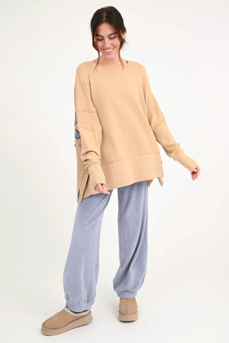 Oversize-Sweatshirt „Kriz“ mit LOVE-Patches | Love Joy Victory (Onesize)