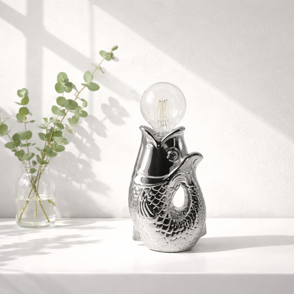 LED Tischleuchte „Fisch“ – silber metallic, warmweiß, batteriebetrieben Lampe Das Zierwerk