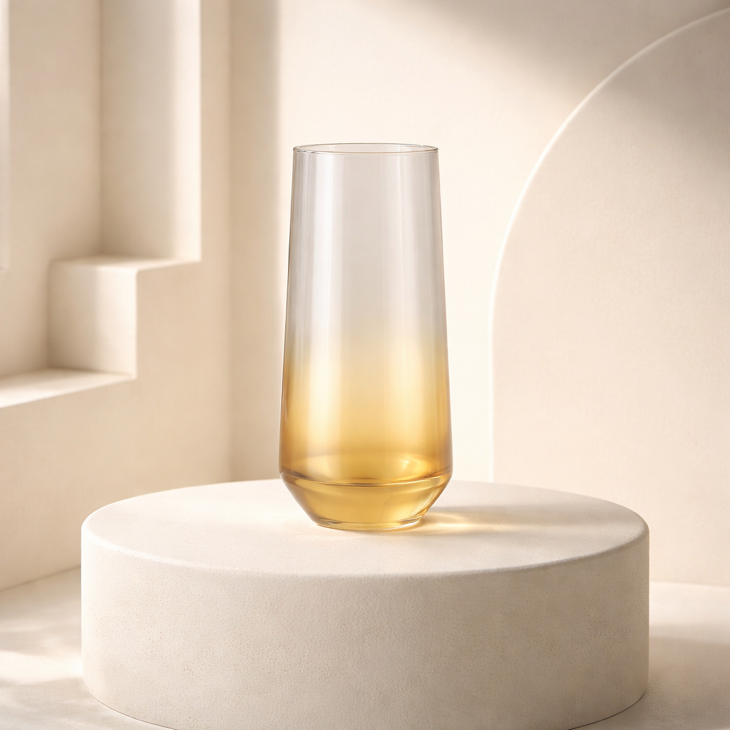 Elegantes Trinkglas in Gold – Luxuriöses Design für besondere Momente Trinkglas Das Zierwerk