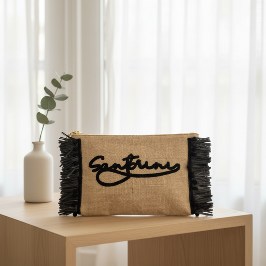 Clutch „Santorini“ aus Jute – mit Fransen & gesticktem Schriftzug Clutch Das Zierwerk