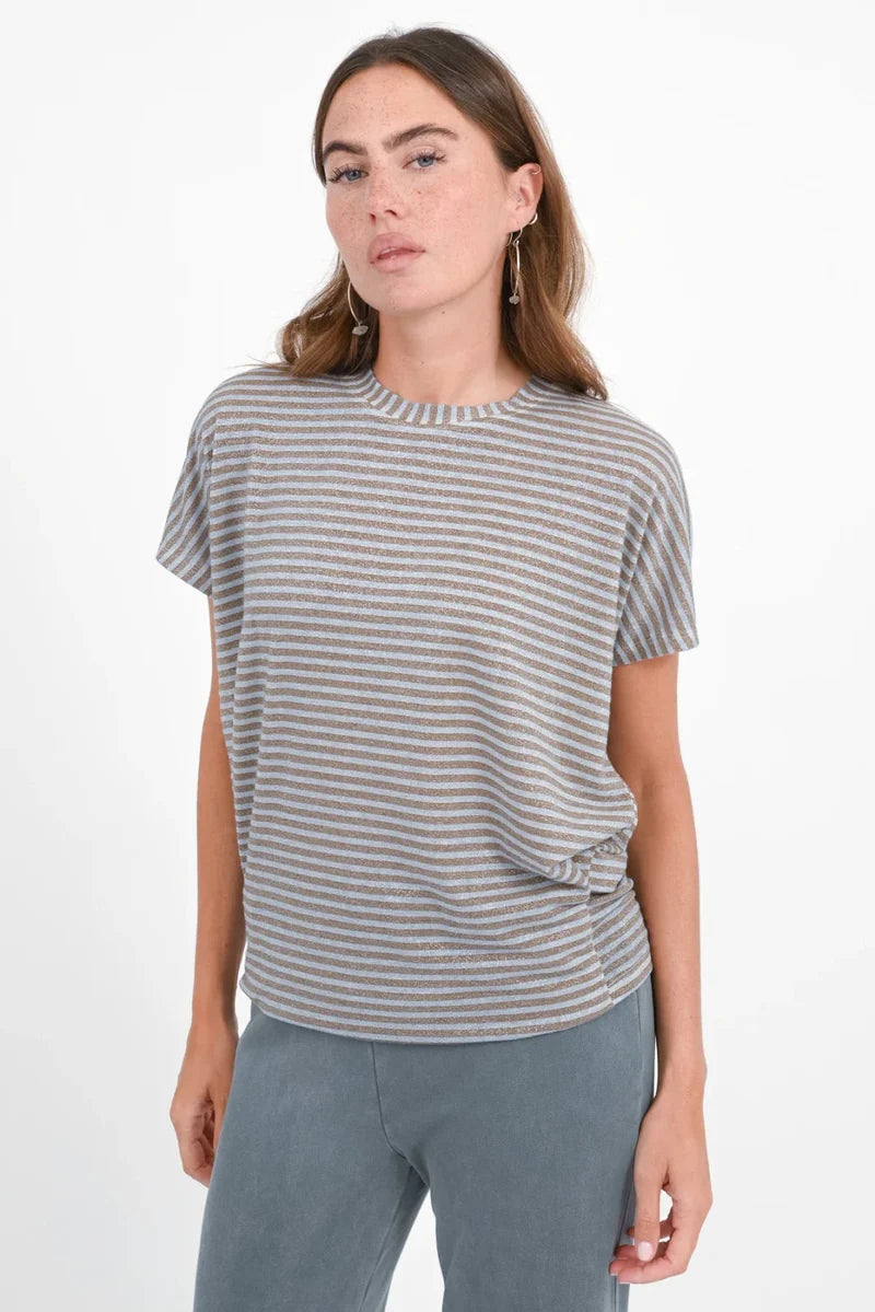 T-Shirt „Pamayu“ – Lurex & Streifen für lässigen Glanz (M) Shirt Love Joy Victory