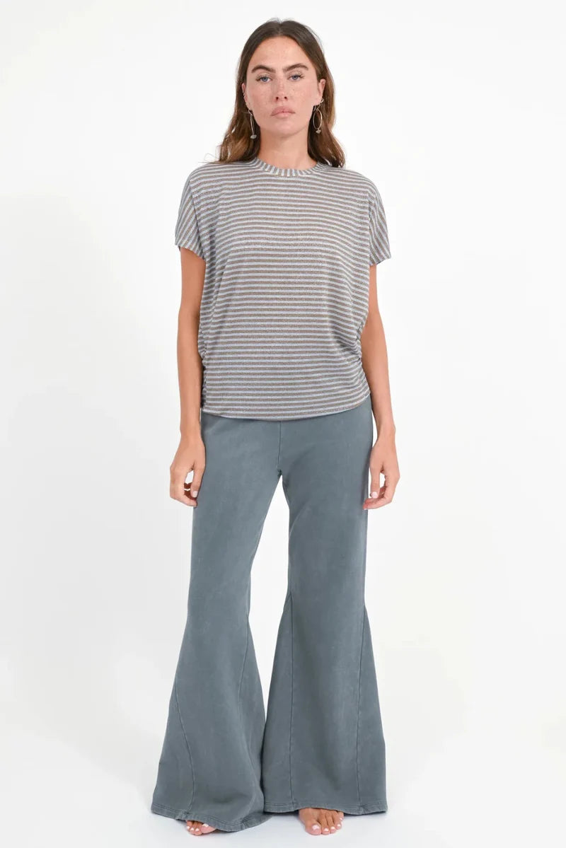 T-Shirt „Pamayu“ – Lurex & Streifen für lässigen Glanz (M) Shirt Love Joy Victory