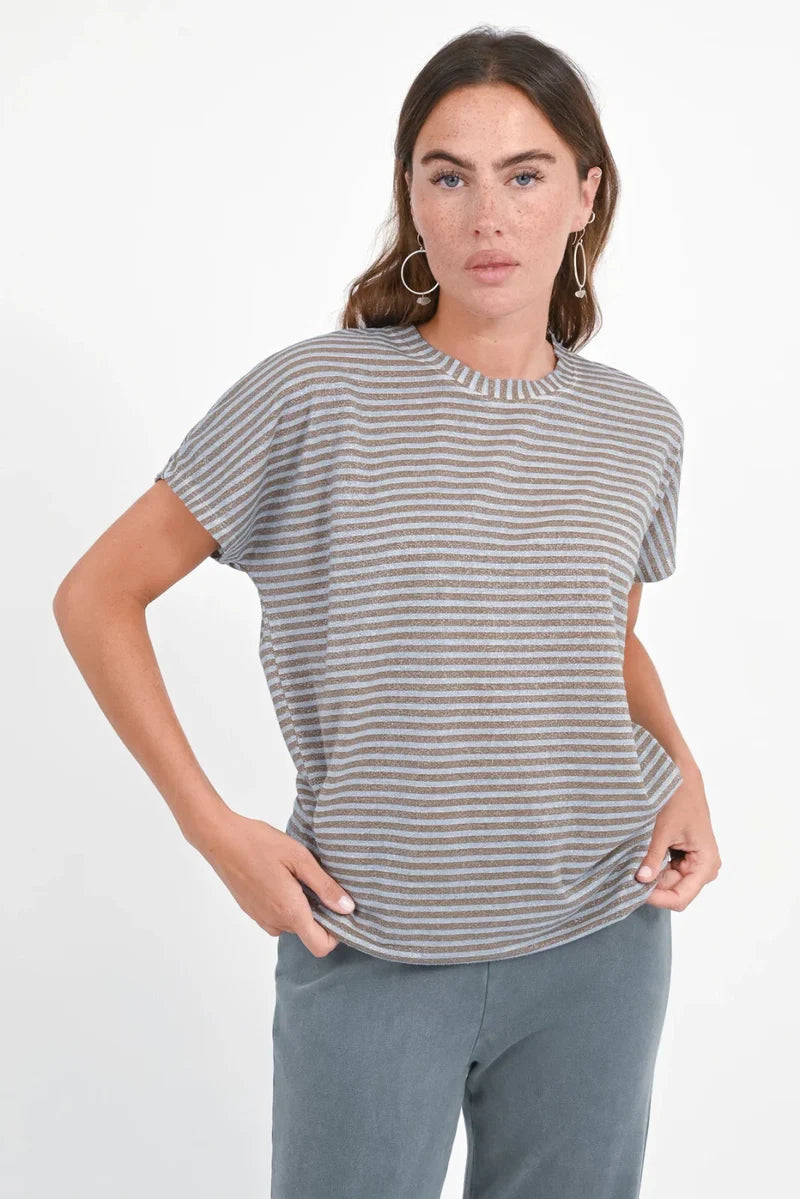 T-Shirt „Pamayu“ – Lurex & Streifen für lässigen Glanz (M) Shirt Love Joy Victory